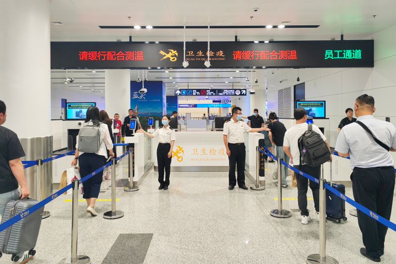 煙臺(tái)國際機(jī)場新航站樓轉(zhuǎn)場啟用（圖）