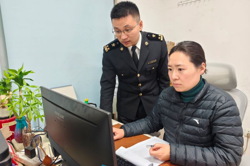 青島大港海關(guān)截獲違規(guī)攜帶入境植物種子26.4千克（圖）